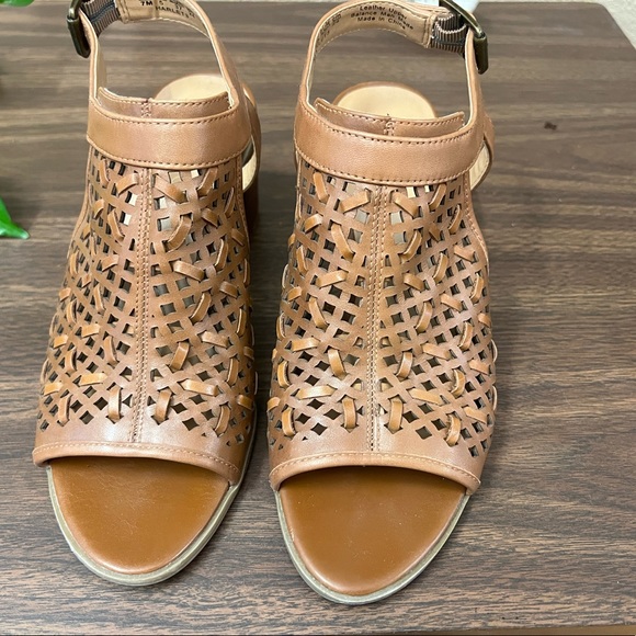 Franco Sarto Shoes - Picture 2 of 3